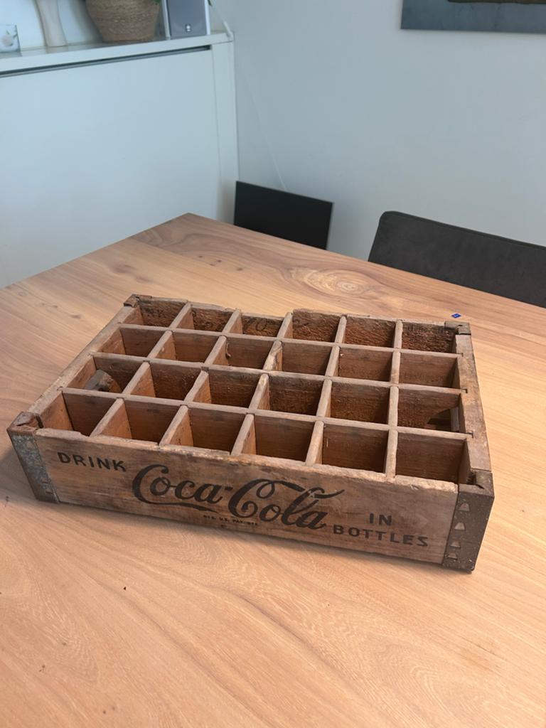 Vintage Coca-Cola houten krat en unieke flessen, Verzamelen, Ophalen, Gebruikt, Gebruiksvoorwerp