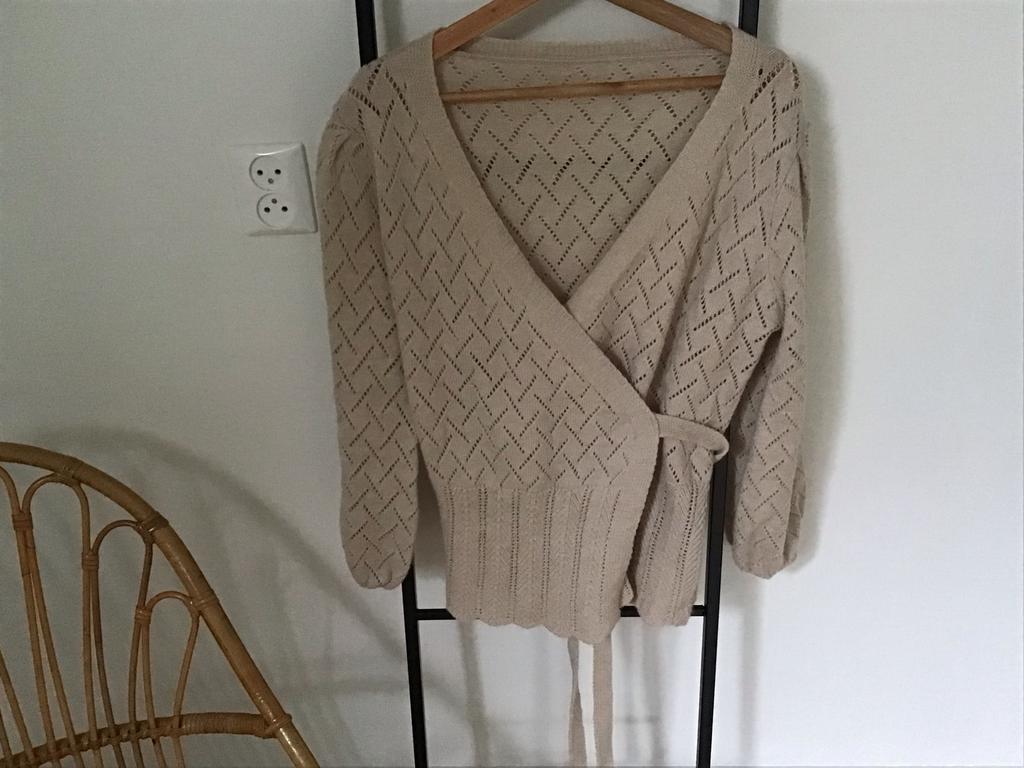 Beige wikkelvestje Shein maat 38, Ophalen of Verzenden, Gedragen, Maat 38/40 (M), Beige