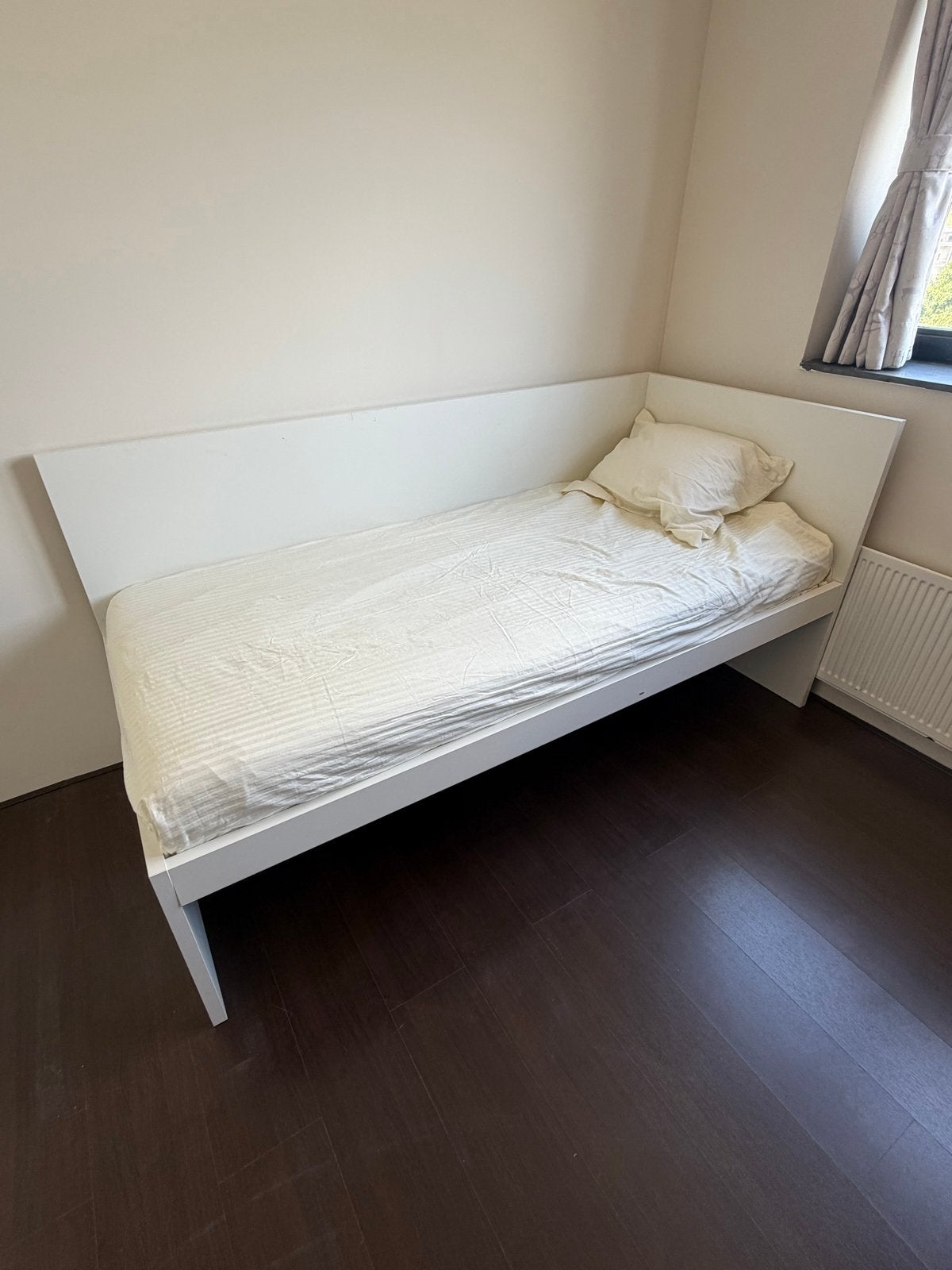 Wit eenpersoonsbed met hoofdbord en zijpaneel, Ophalen, Gebruikt, 90 cm, Eenpersoons