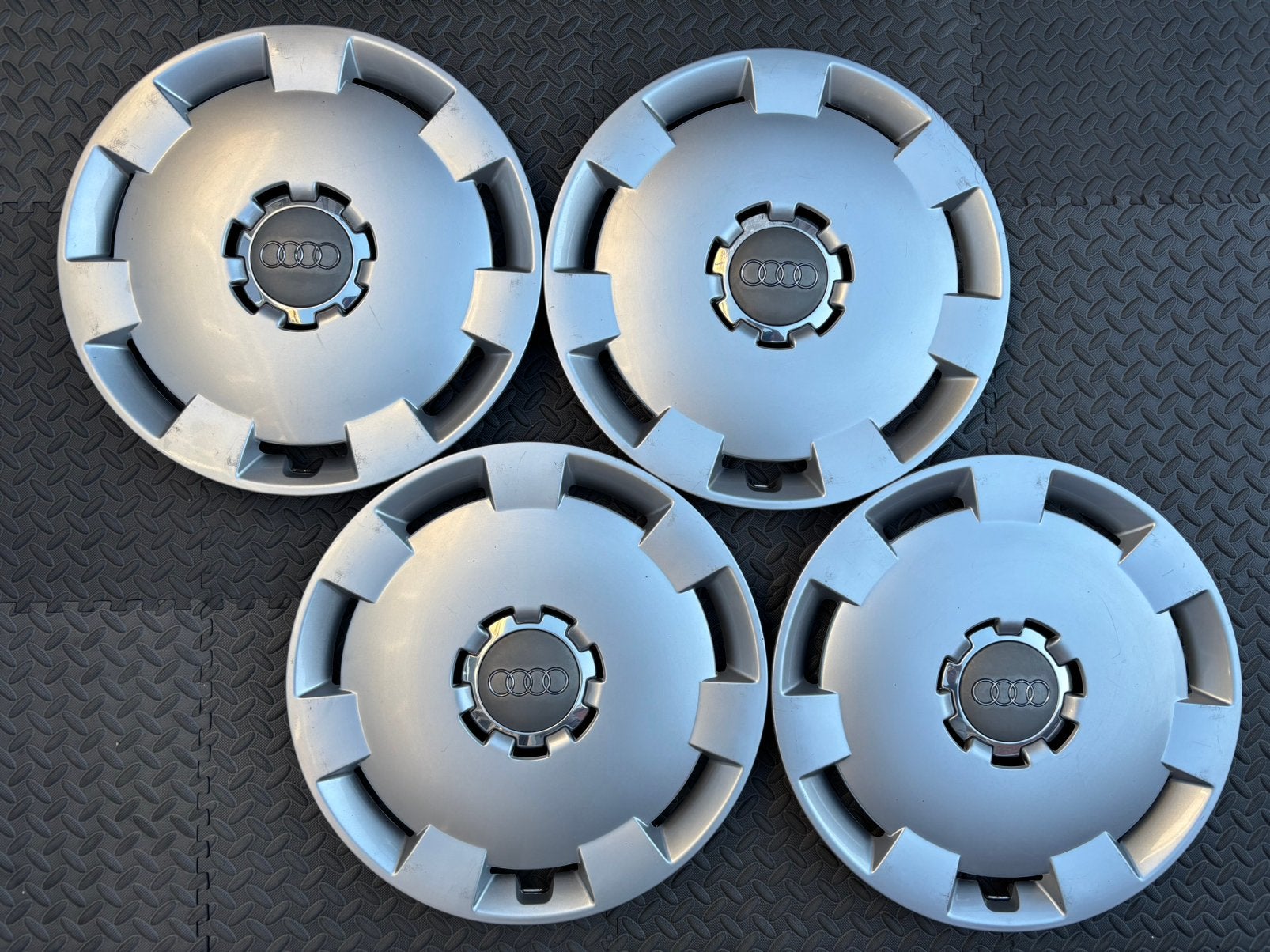Set originele Audi A2, A3 en A4 wieldoppen 16 inch, Ophalen of Verzenden, Gebruikt