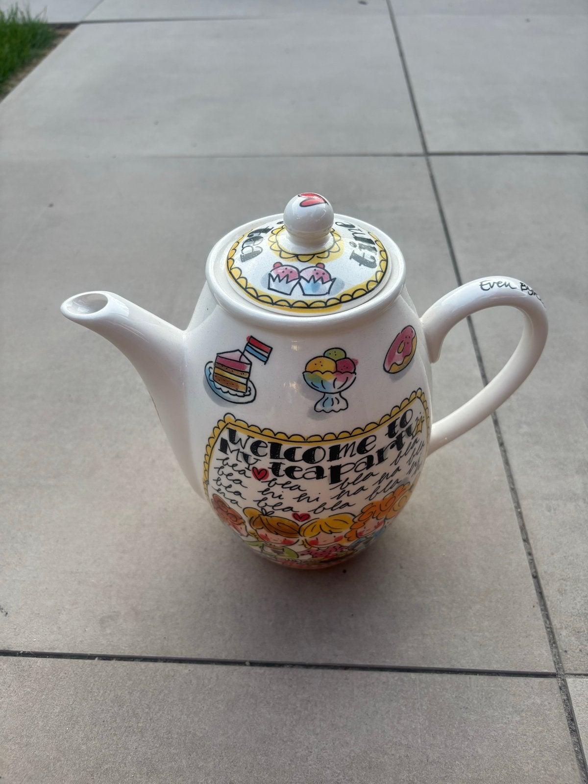 Leuke theepot met vrolijke decoratie - Zo goed als nieuw, Ophalen, Keramiek, Zo goed als nieuw, Theepot