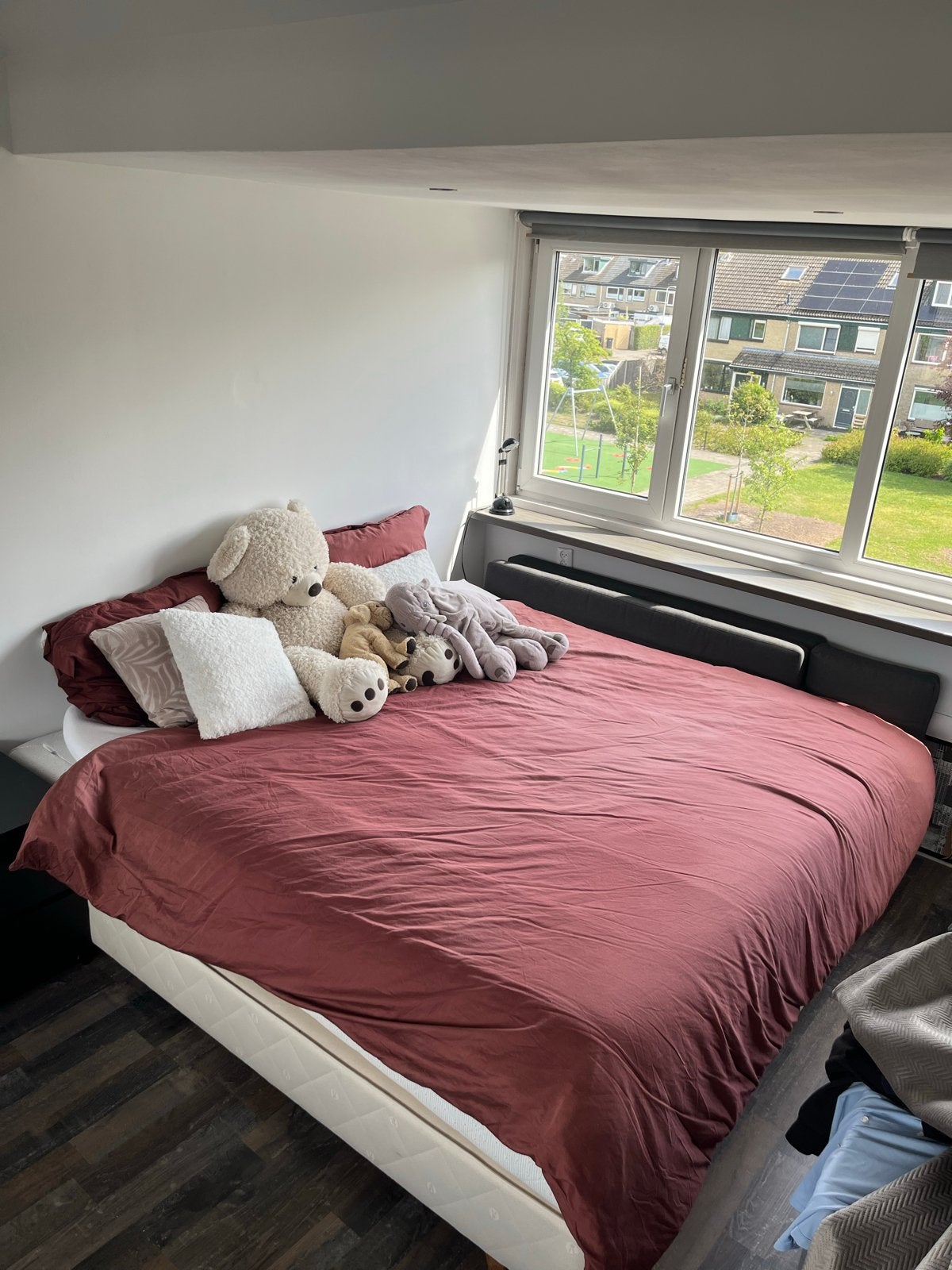 Tweepersoons bed 200x200cm met vrijwel nieuwe topper, Huis en Inrichting, Slaapkamer | Bedden, Ophalen, Tweepersoons, Zo goed als nieuw