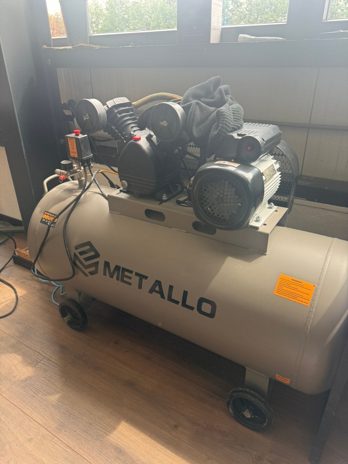 Compressor 8 bar 200 L nieuw  doos, Minder dan 25 liter, Ophalen of Verzenden, Zo goed als nieuw, Minder dan 200 liter/min