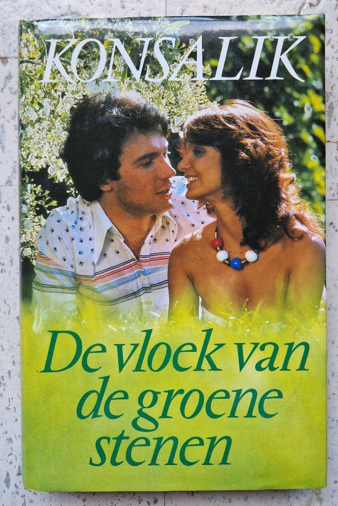 Konsalik - De vloek van de groene stenen, Ophalen of Verzenden, Zo goed als nieuw, Heinz G. Konsalik, Nederland