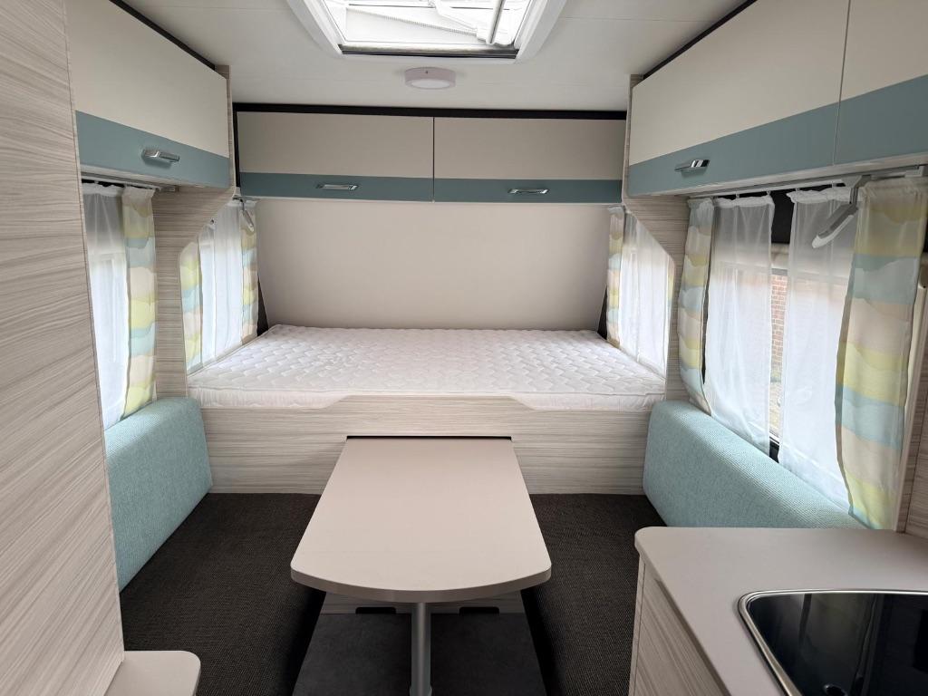 Dethleffs C’Joy 480 QLK (2023) - incl mover & voortent, Treinzit, Particulier, Dwars-stapelbed, 5 tot 6 meter