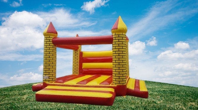 TE KOOP: springkussen kasteel inclusief certificaat, Hobby en Vrije tijd, Feestartikelen | Verhuur, Ophalen, Zo goed als nieuw