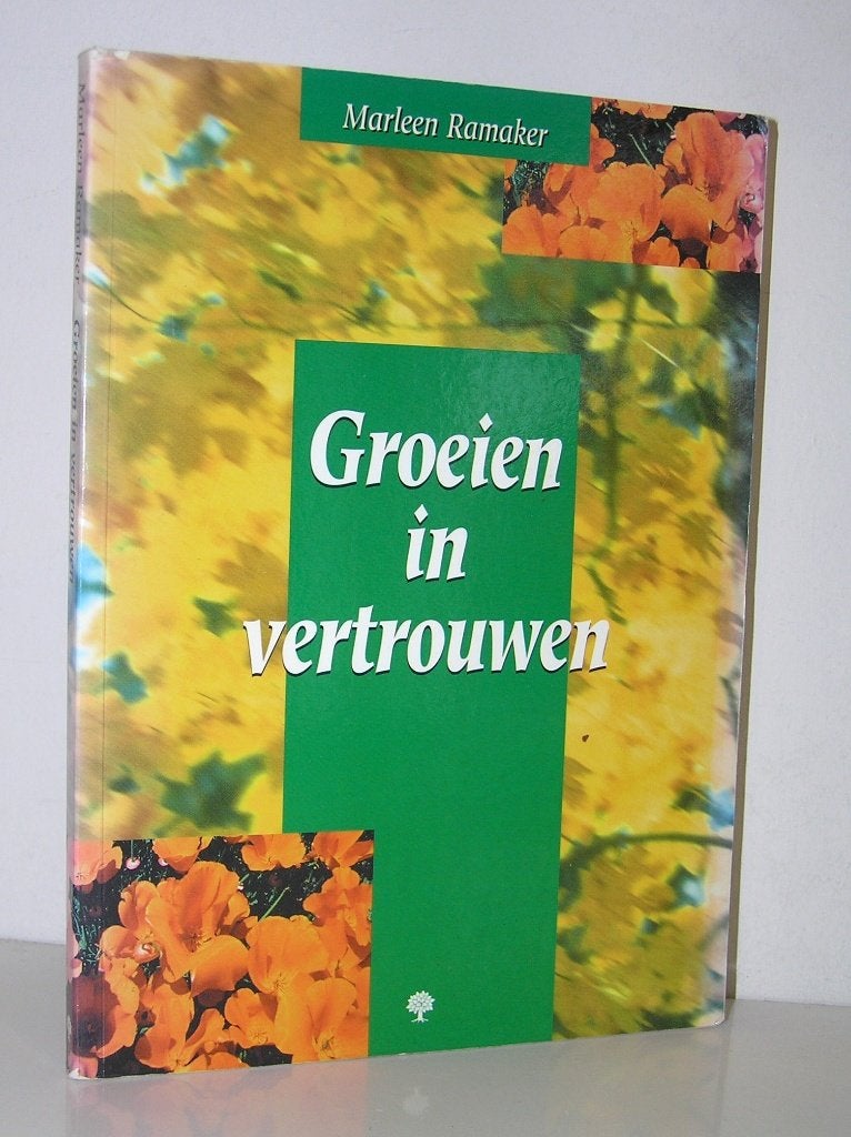 Marleen Ramaker - Groeien in vertrouwen, Ophalen of Verzenden, Zo goed als nieuw, Christendom | Katholiek