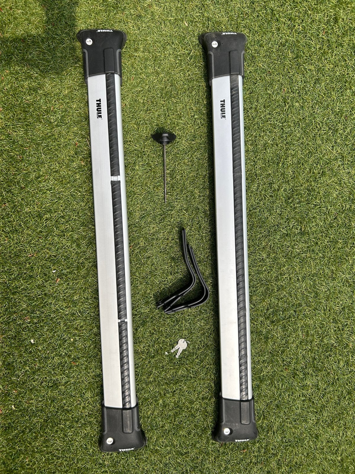 Thule WingBar Edge dakdragers met slot en sleutels, Auto diversen, Dakdragers, Ophalen, Gebruikt