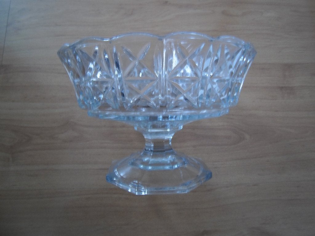 oude glazen schaal op voet vintage, Gebruikt, Schaal, Rond, Ophalen of Verzenden