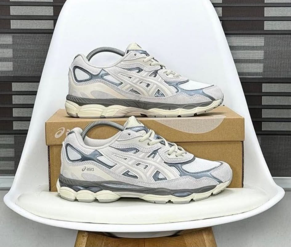 Asics, Ophalen of Verzenden, Zo goed als nieuw, Sportschoenen