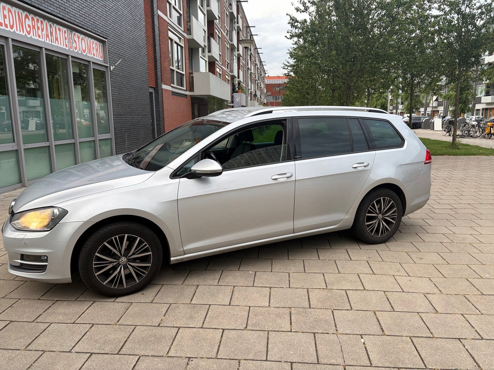 Volkswagen Golf Variant 1.6 TDI 110pk BMT DSG 2017 Grijs, Auto's, 4 cilinders, 700 kg, Diesel, 140 €/maand