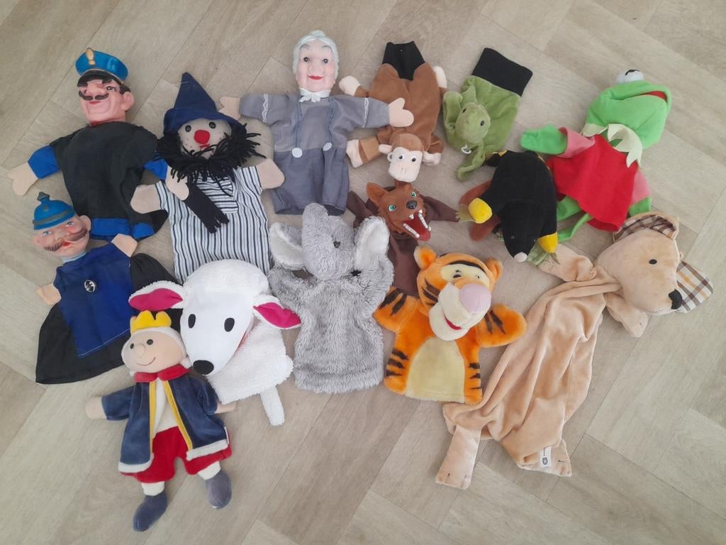 Grote collectie van 15 handpoppen, diverse figuren, Ophalen of Verzenden, Zo goed als nieuw, Overige typen