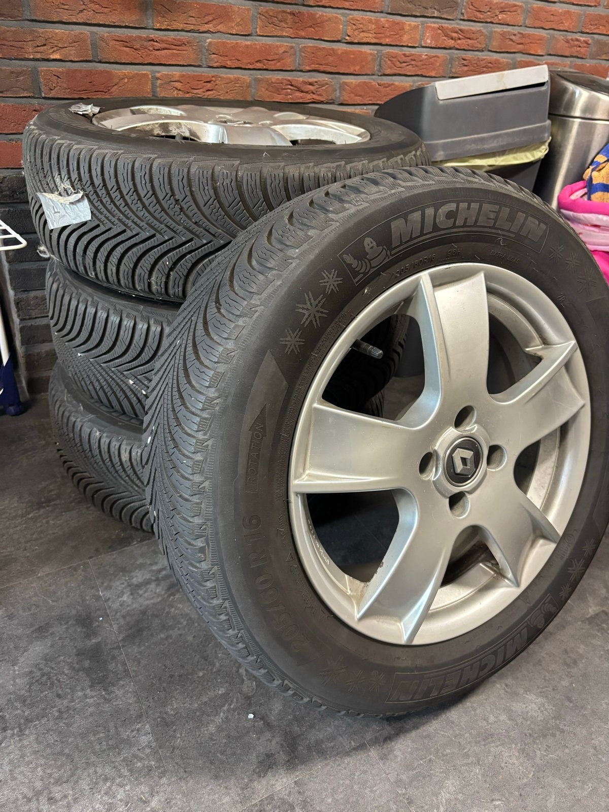 Winterbanden set voor Renault Captur - Michelin 205/60R16, Auto-onderdelen, Banden en Velgen, Ophalen, Gebruikt, 16 inch, Banden en Velgen
