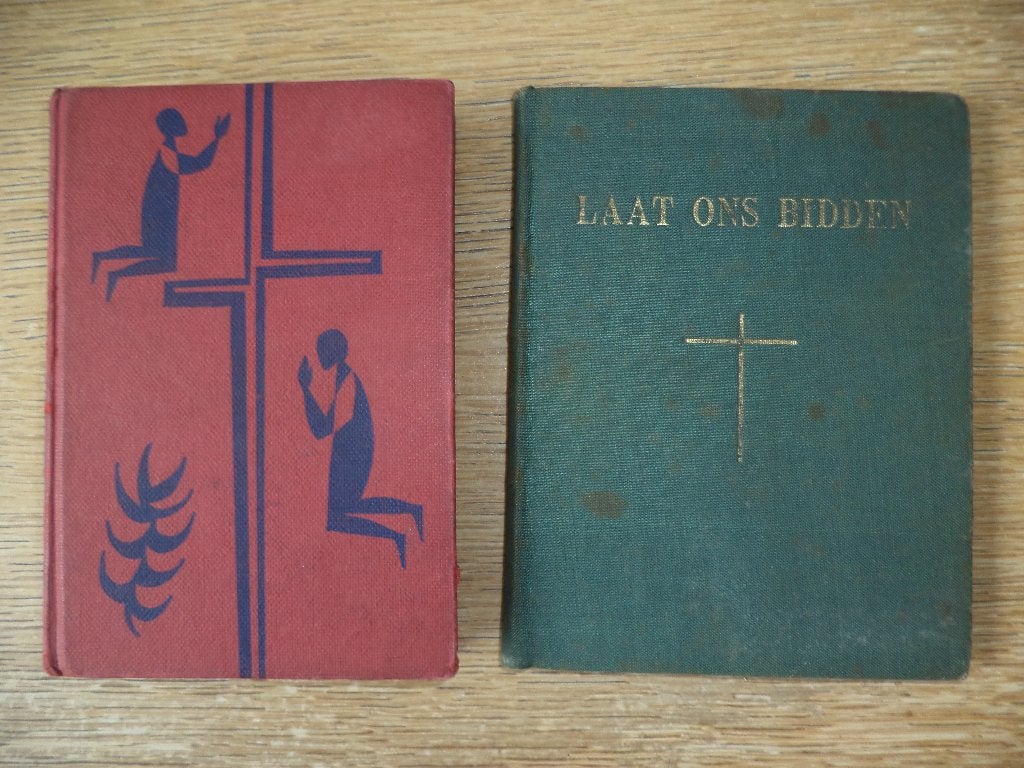 2x Catechismus, religieuze missaal gebruik voor school, kerk, Antiek en Kunst, Antiek | Boeken en Bijbels, Ophalen of Verzenden