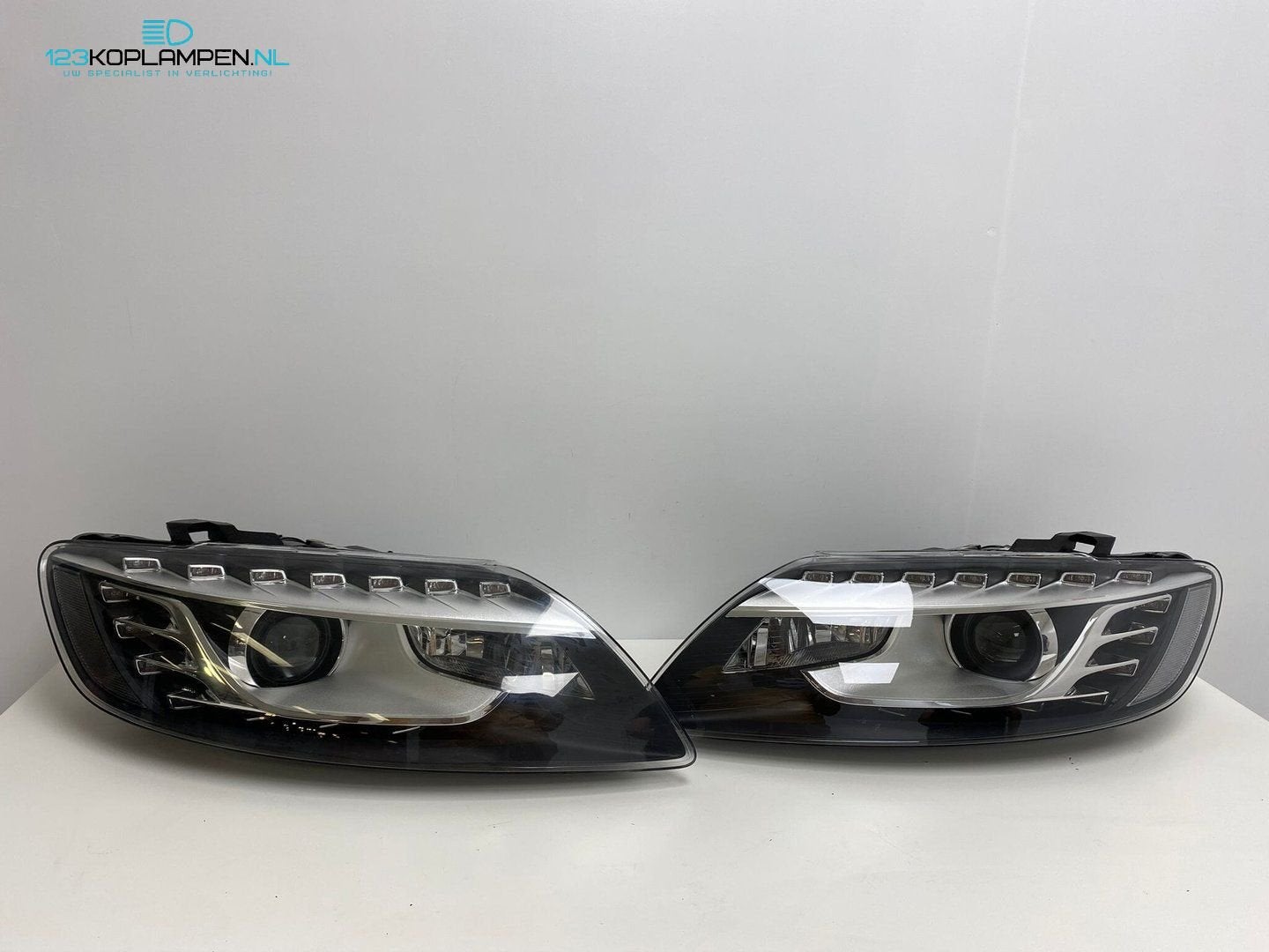 (VR) Audi Q7 4L Bi-Xenon Led koplamp links rechts