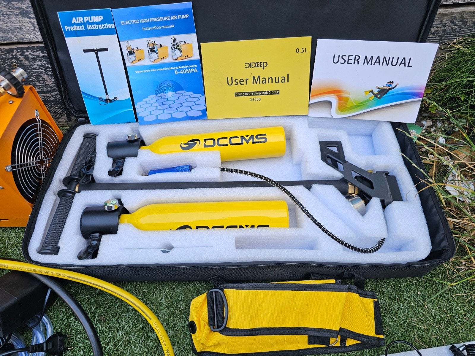 Complete set 2 Mini Duikflessen 0.5L + Pomp Ruil Go Pro, Ophalen of Verzenden, Zo goed als nieuw, Duikfles