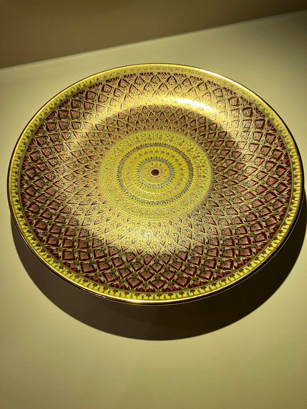 Benjarong Royal Porcelain Thais bord, Antiek en Kunst, Ophalen