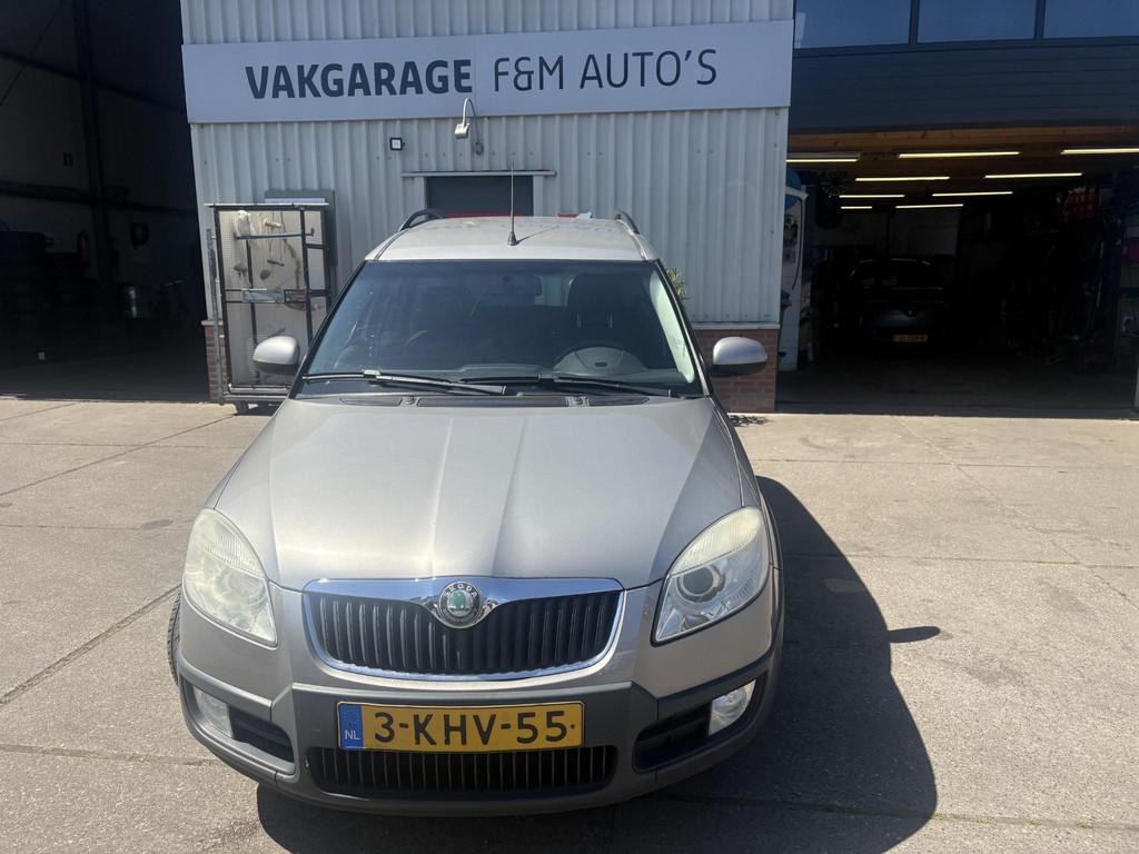 Skoda Roomster 1.6-16V Scout Clima, trekhaak, pdc achter, Auto's, Voorwielaandrijving, Gebruikt, 4 cilinders, Roomster