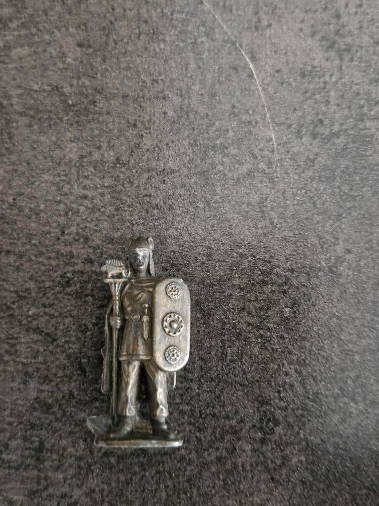 Vintage tinnen Viking krijger miniatuurfiguur Ferrero, Verzamelen, Poppetjes en Figuurtjes, Ophalen of Verzenden