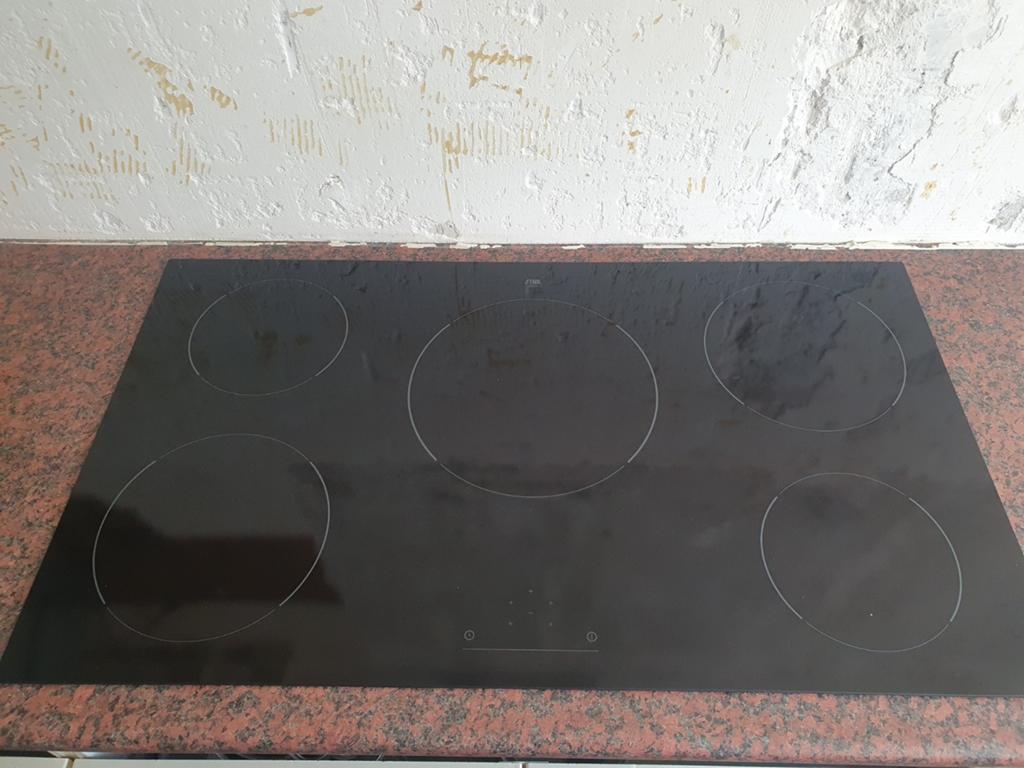 Etna inductie kookplaat zwart 5 pits, Witgoed en Apparatuur, Kookplaten, Ophalen, Gebruikt, 4 kookzones, Inbouw