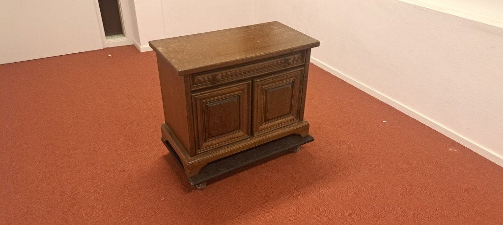Massief houten kastje met lade en deurtjes, Ophalen of Verzenden