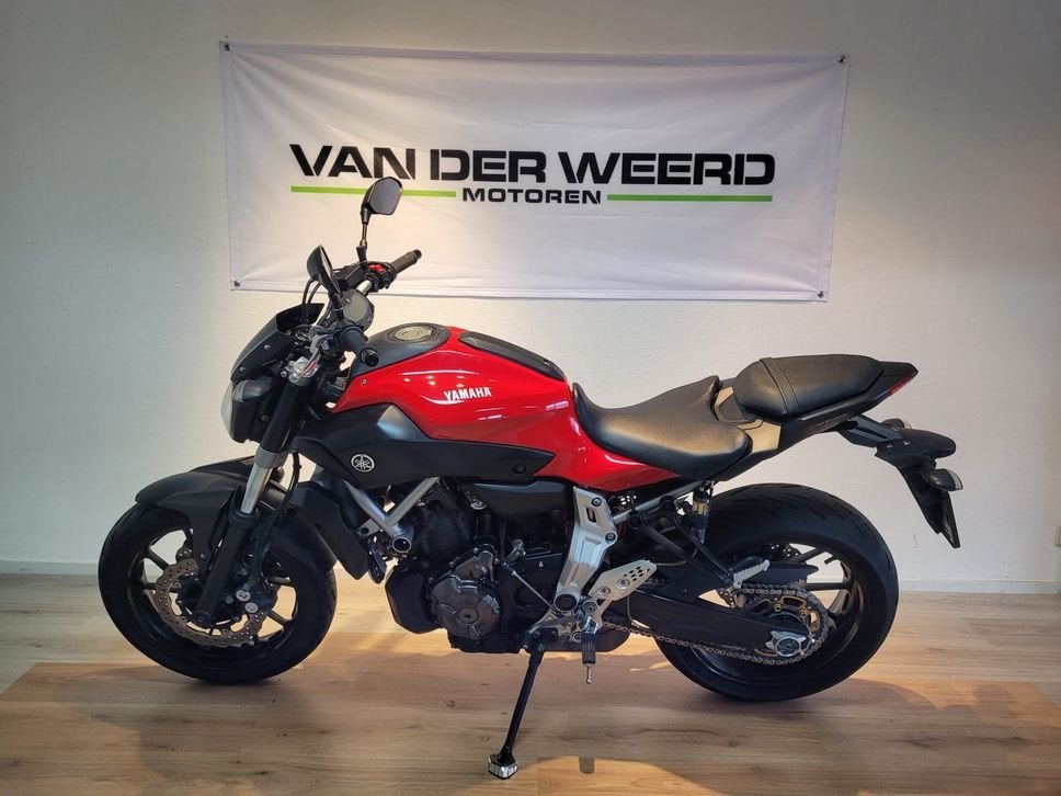 YAMAHA MT 07 ABS (bj 2014), 2 cilinders, Motorrijbewijs A, Bedrijf, Onbekend