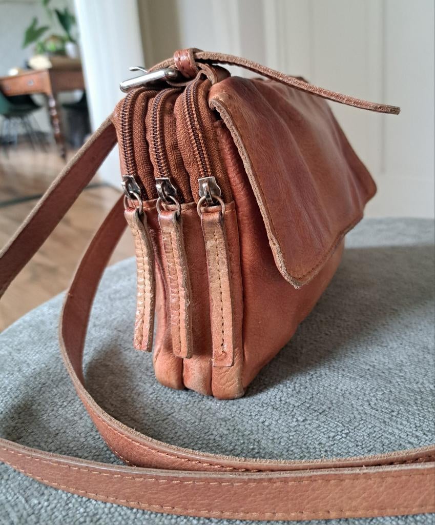 Cognac leren tasje met verschillende vakjes 22x16cm, Ophalen of Verzenden, Gebruikt, Bruin, Schoudertasje