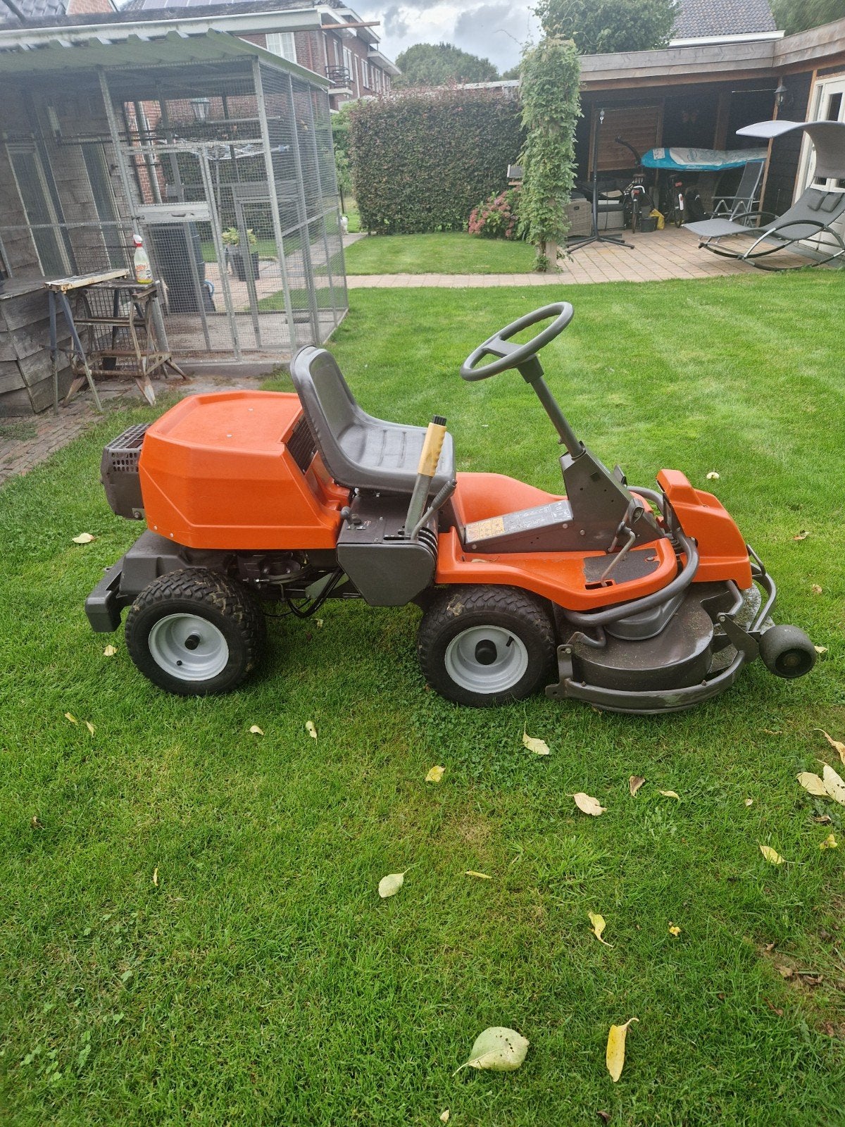 Husqvarna Rider 16 15.5 PK - Maaibak 2 jaar oud, Cirkelmaaier, Gebruikt, Elektrische starter, Ophalen of Verzenden