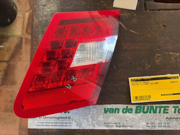 Achterlicht rechts van een Mercedes E-Klasse, Gebruikt, -, -, 3 maanden garantie