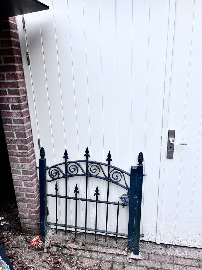 Metalen sierhek / tuinhek inclusief staanders en sluiting, Ophalen, Met poort, Gebruikt, Sierhekwerk