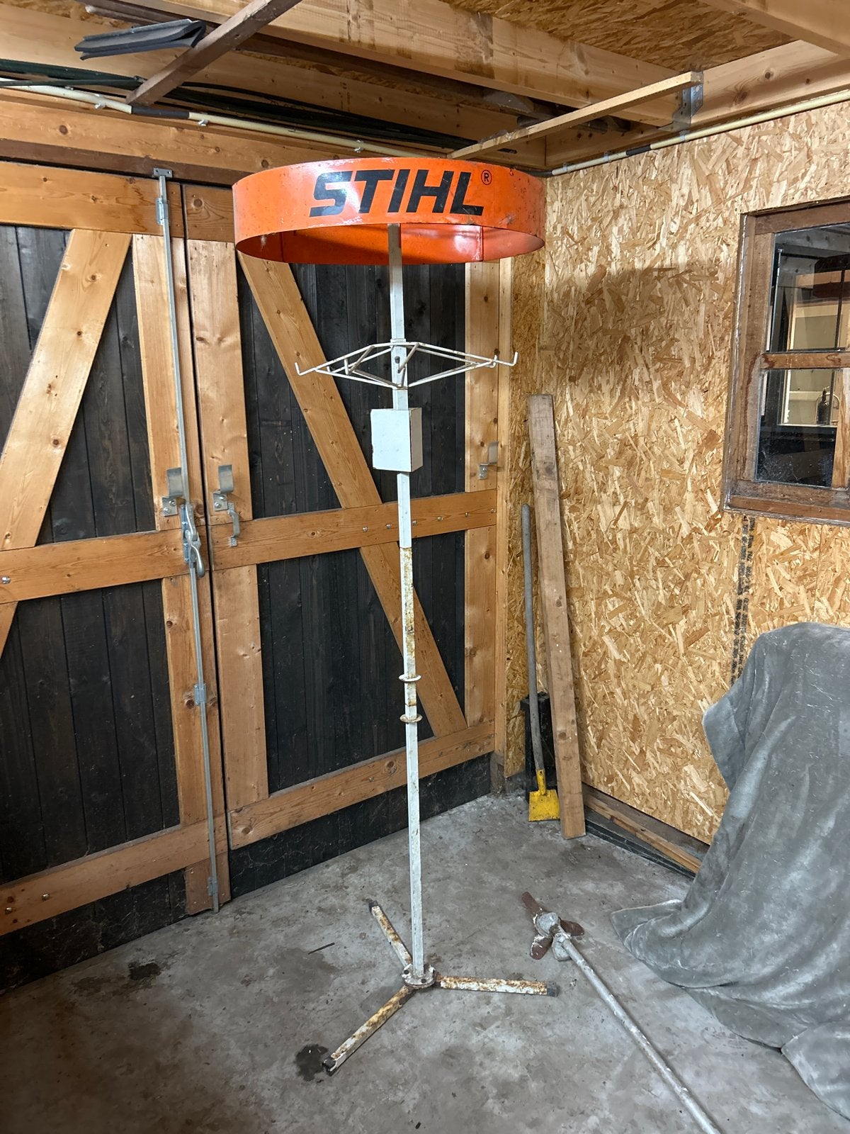 Stihl bosmaaier rek jaren 80 - plaats voor 3 bosmaaiers, Ophalen, Gebruikt