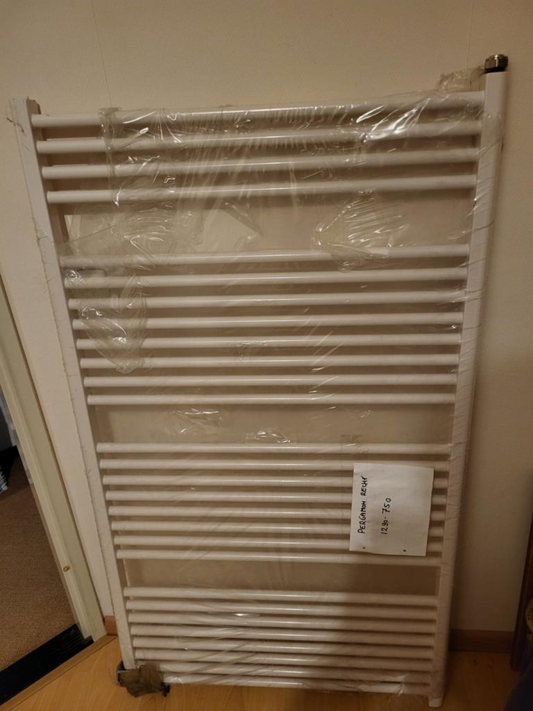 Handoek / design radiator zgan. 129 x 75 cm pergamon, Ophalen, Radiator, Zo goed als nieuw, 60 tot 150 cm