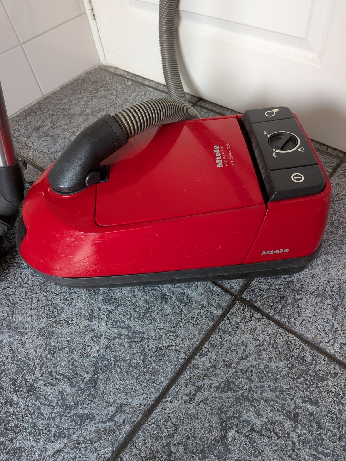 Miele stofzuiger, Witgoed en Apparatuur, Ophalen of Verzenden, Gebruikt, 1200 tot 1600 watt