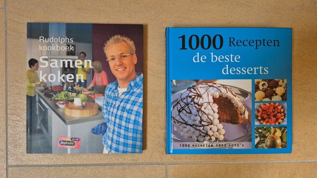 2 kookboeken - nieuw - o.a. 1000 recepten de beste desserts, Ophalen of Verzenden, Nieuw