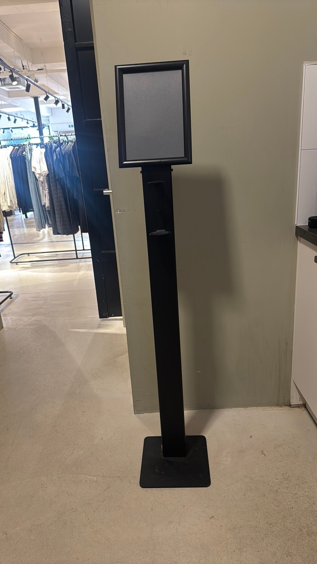 Handzeep houder display, Ophalen