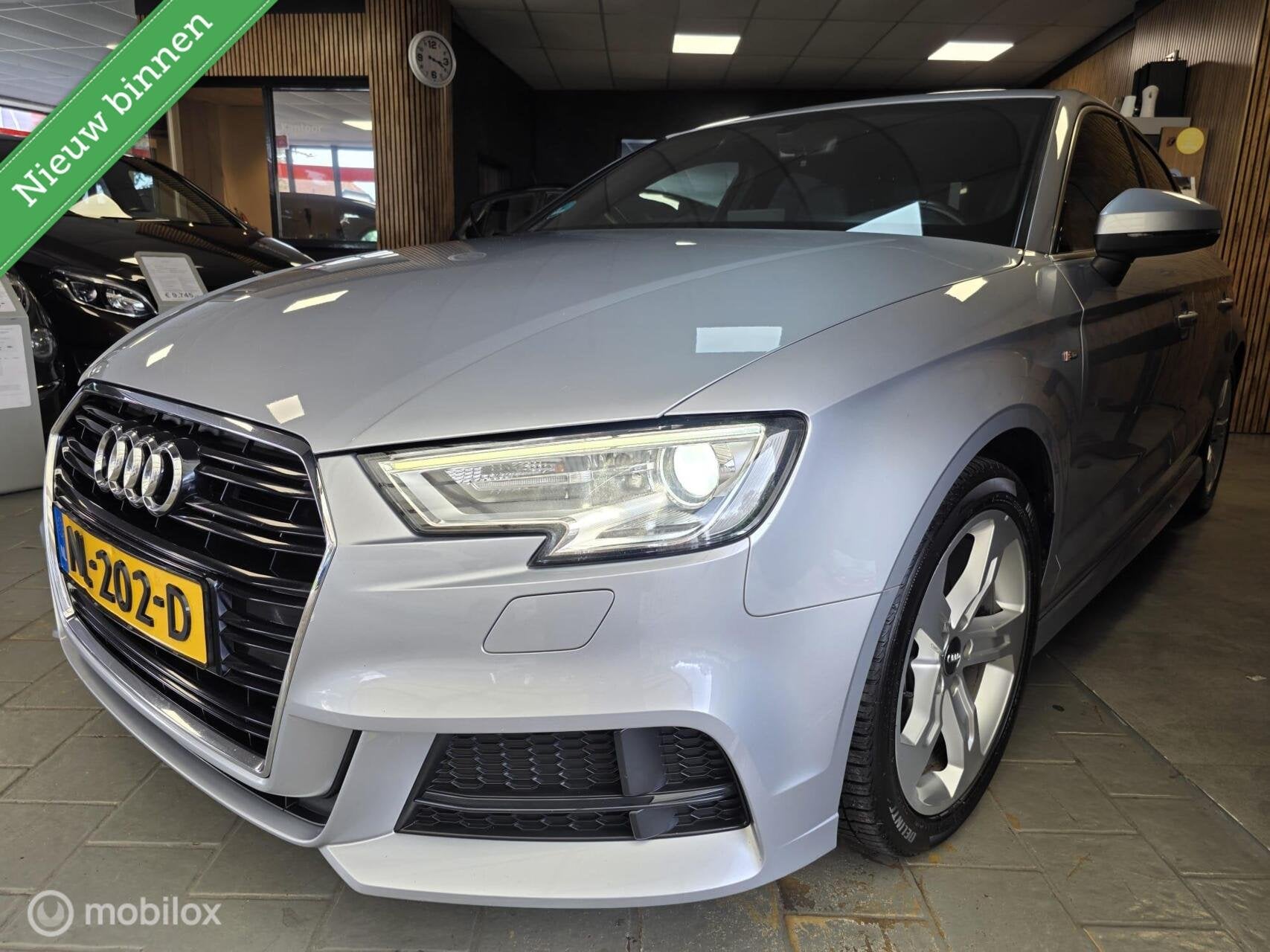 Audi A3 Limousine 1.0 TFSI Sport S Line Edition Incl.APK+Afl, Auto's, Voorwielaandrijving, Gebruikt, Euro 6, 116 pk