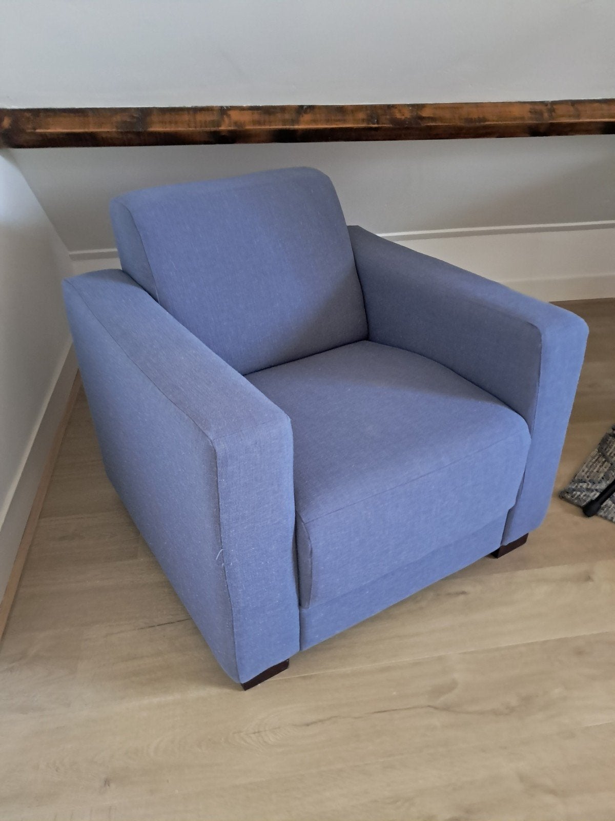Comfortabele blauwe fauteuil, Ophalen, 75 tot 100 cm, Zo goed als nieuw, Stof
