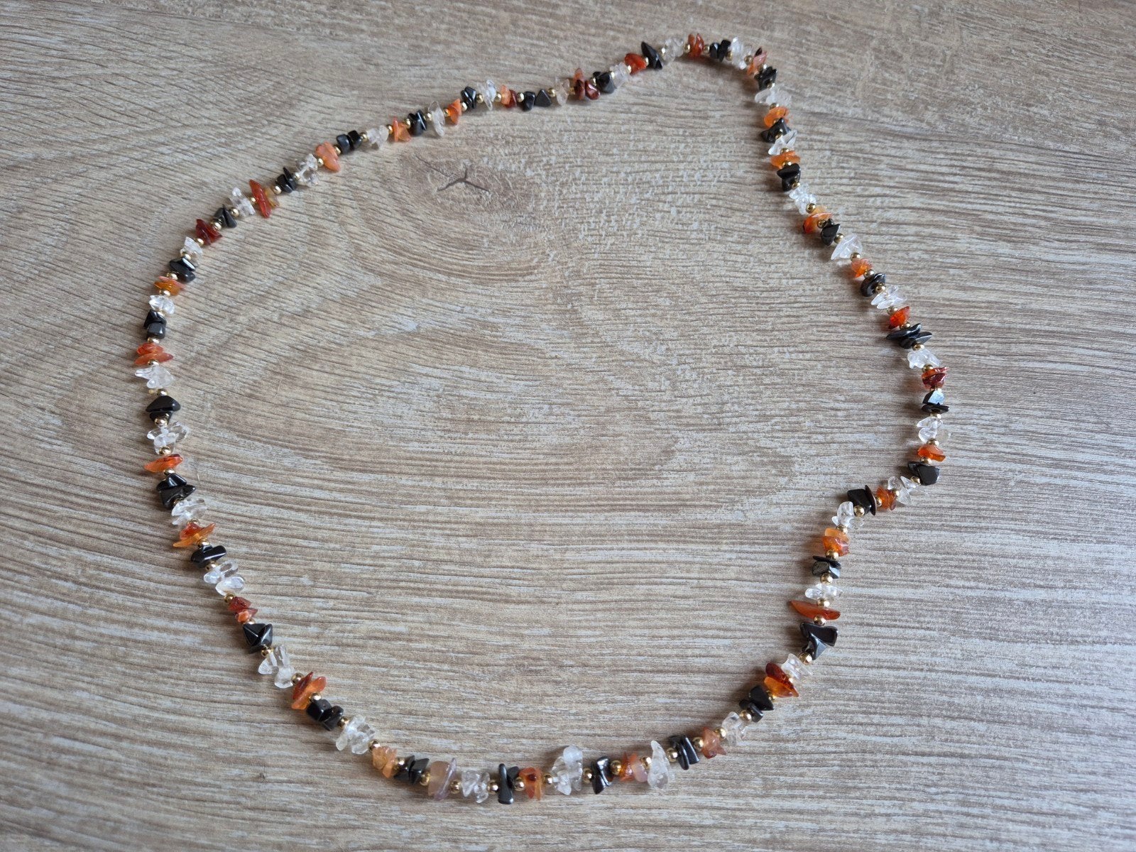 Kleurrijke ketting met natuurstenen en goudkleurige kralen, Sieraden, Tassen en Uiterlijk, Kettingen, Oranje, Ophalen of Verzenden