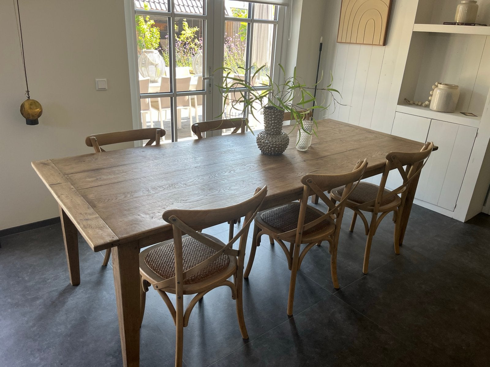Franse landelijke eettafel met 6 bijpassende cross stoelen, Huis en Inrichting, Tafels | Eettafels, Ophalen, Gebruikt, Eikenhout
