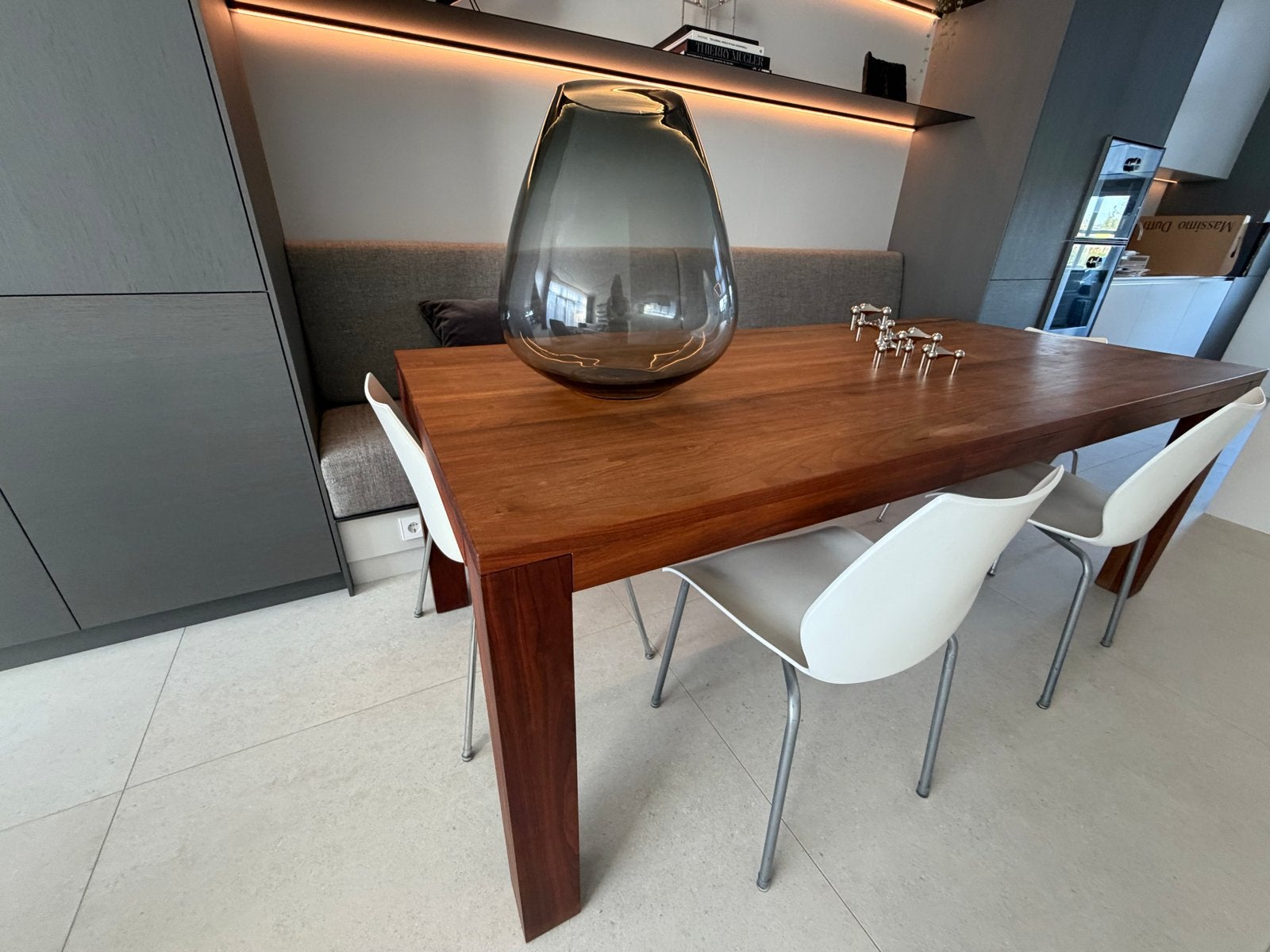Volledig Massieve Notenhouten Tafel - Zeer Goede Staat, 100 tot 150 cm, 200 cm of meer, Zo goed als nieuw, Vijf personen of meer