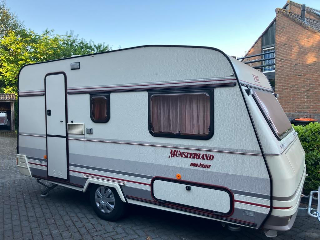LMC Dominant caravan uit 1990 - Klassiek en Comfortabel, Caravans en Kamperen, Caravans, Treinzit, Particulier, 5 tot 6 meter