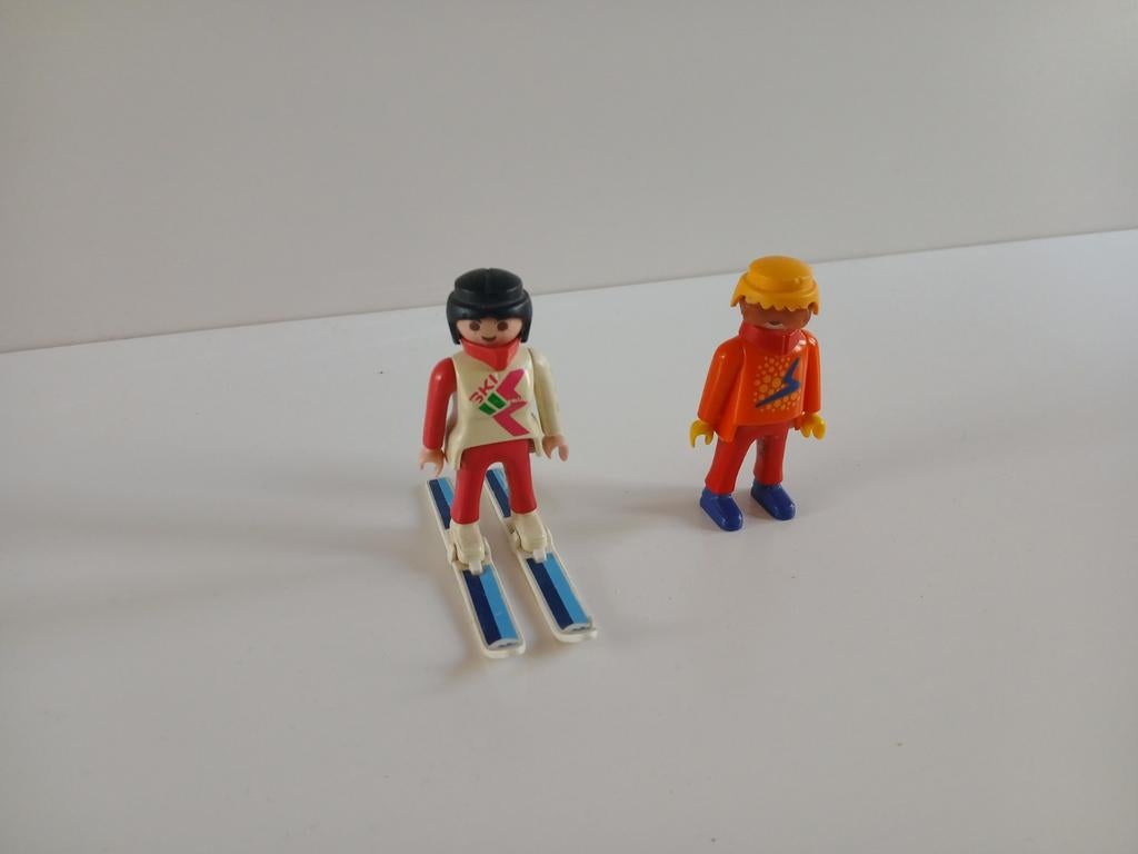 Playmobil skiërs - set van 2 figuren met ski's, Ophalen of Verzenden, Zo goed als nieuw, Jongen of Meisje