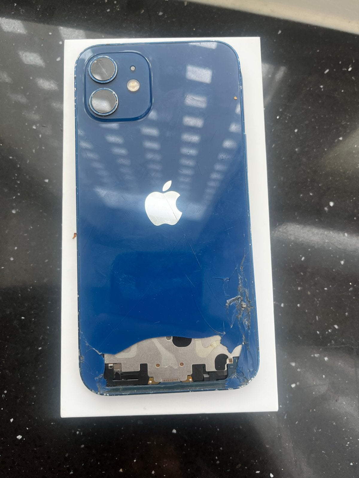 iPhone 12 Mini - Achterkant beschadigd, 79% batterij, Telecommunicatie, Mobiele telefoons | Apple iPhone, 128 GB, Ophalen of Verzenden