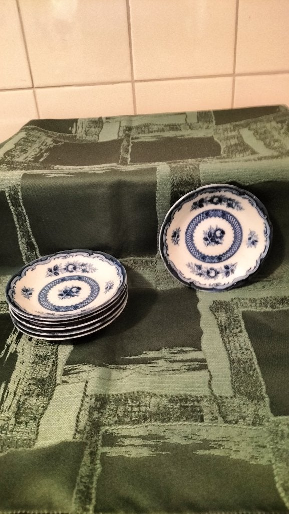 Blue rose servies, Nieuw, Ophalen of Verzenden, Overige stijlen, Kop(pen) en/of Schotel(s)