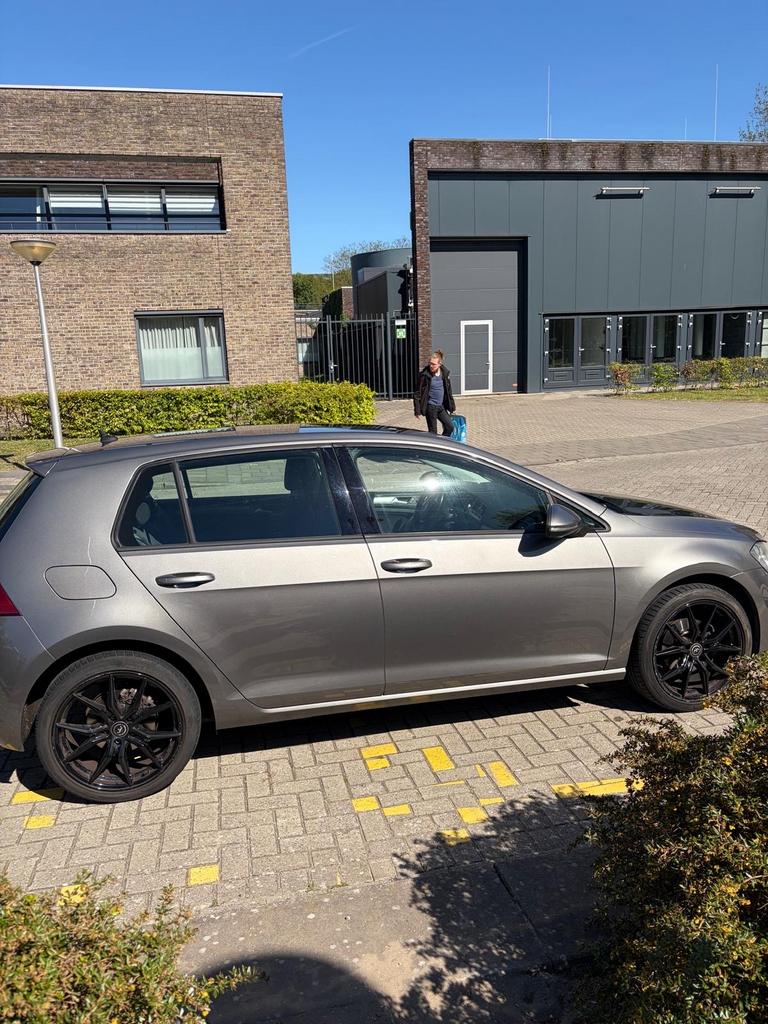 Volkswagen Golf 1.2 TSI 77KW 5D 2014 Grijs, Voorwielaandrijving, 4 cilinders, 610 kg, 49 €/maand