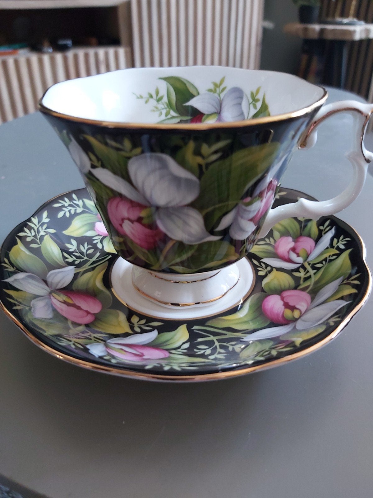 Royal Albert theekop Lady's Slipper, Verzamelen, Ophalen of Verzenden, Zo goed als nieuw, Porselein, Kop en/of schotel