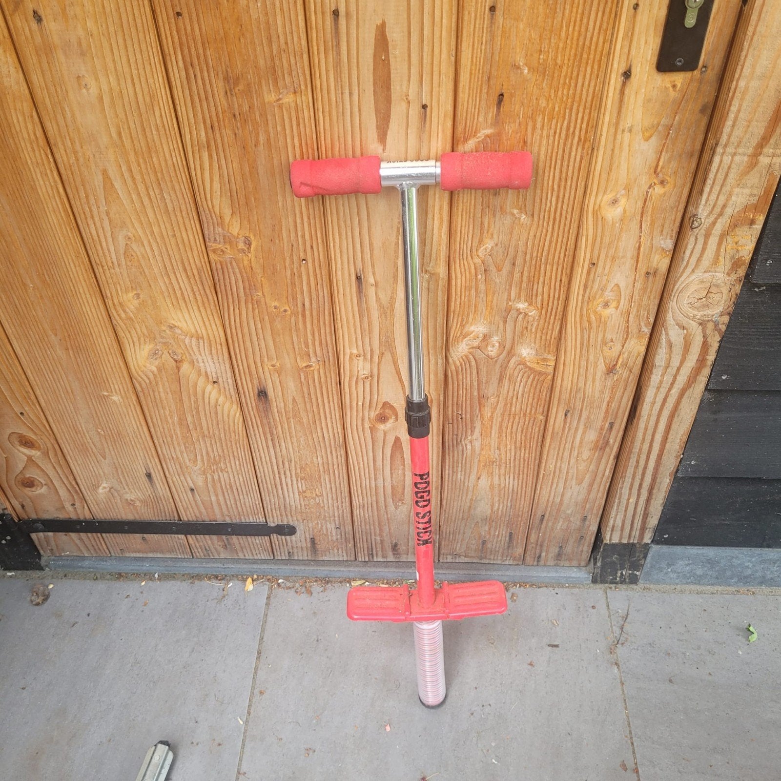Rode Pogo Stick - Springplezier voor Jong en Oud, Kinderen en Baby's, Speelgoed | Buiten | Los speelgoed, Ophalen of Verzenden