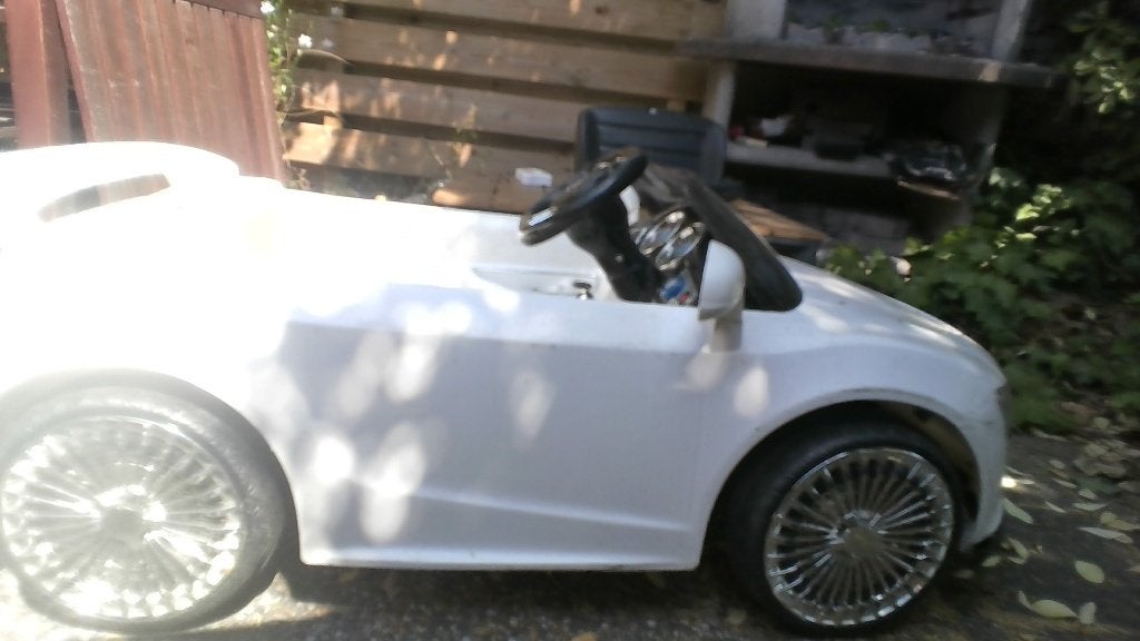 witte auto voor kinderen van 2-4 jaar, Ophalen, Gebruikt