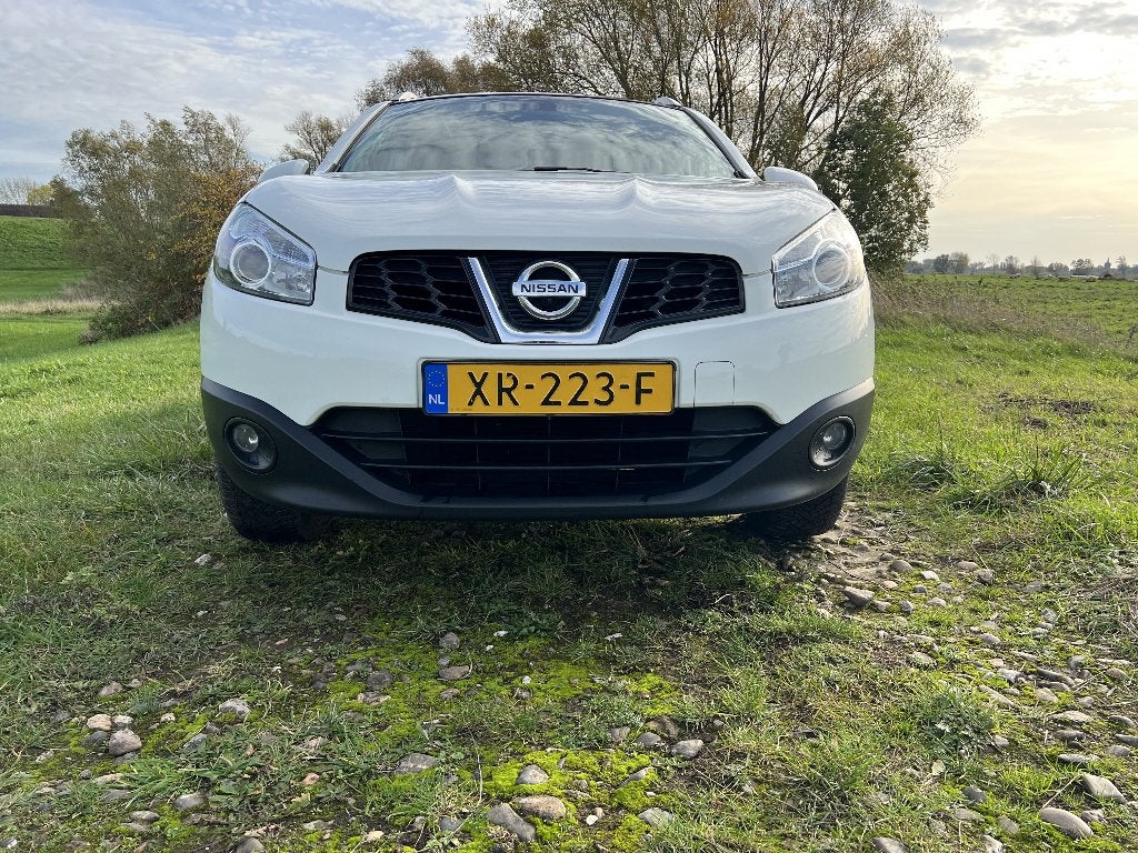 Foto 3 van Nissan Qashqai 1.6 2WD 2012 Wit