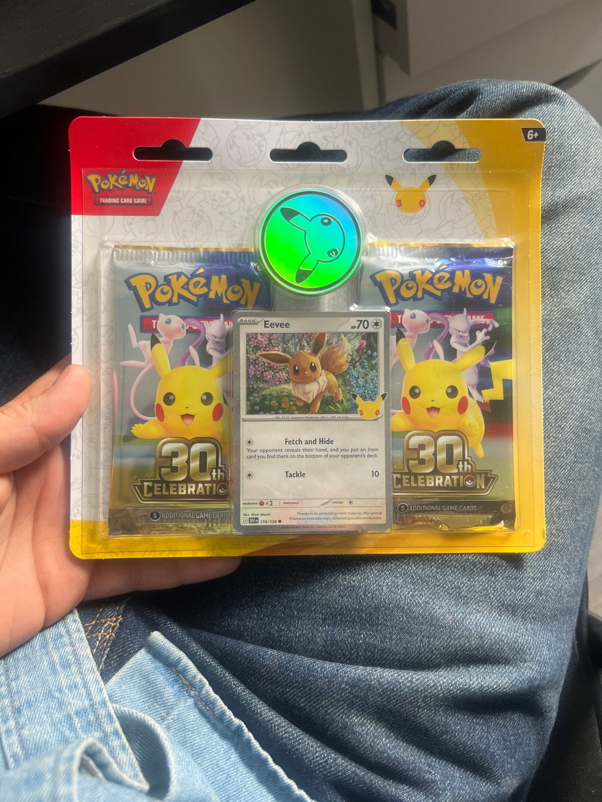 Pokémon 30th Celebration Eevee Booster Pack met munt, Ophalen of Verzenden, Nieuw, Booster